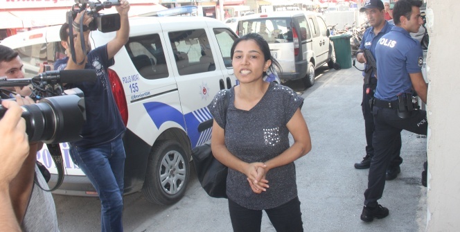 Kocasını takip edip başka kadınla yakaladı
