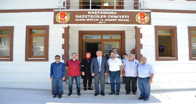Tosya Kaymakamı Deniz Pişkin, Kastamonu Gazeteciler Cemiyetini ziyaret etti