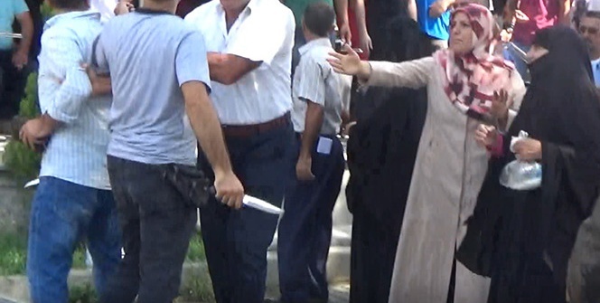 Sözlü tartışma uzadı! Bıçaklar konuştu