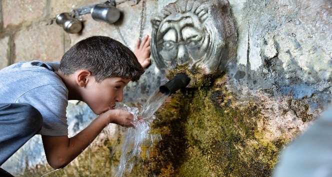 Bu çeşmenin hikayesi de suyu da çok güzel