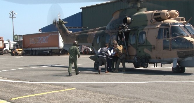 Kaçkarlar’a tırmanırken yuvarlanan kayanın çarpması sonucu yaralanan doktor askeri helikopterle kurtarıldı