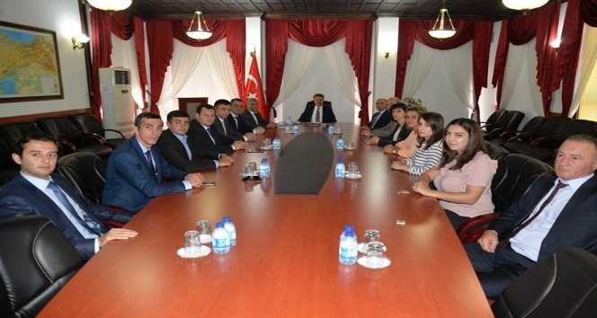 Bolu’ya gelen FAO Azerbaycan Şubesi çalışanları Vali Baruş’u ziyaret etti