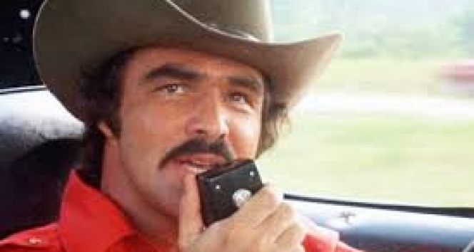 Dünyaca ünlü aktör Burt Reynolds hayatını kaybetti