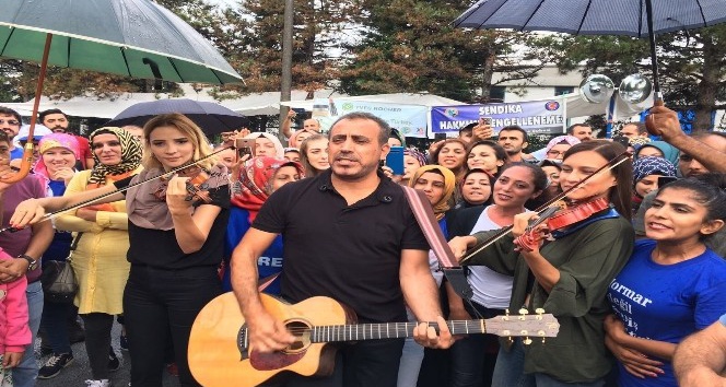 Haluk Levent’ten işten atılan işçilere ziyaret