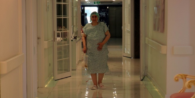 54 yaşındaki kadının karnından çıkanlar şoke etti