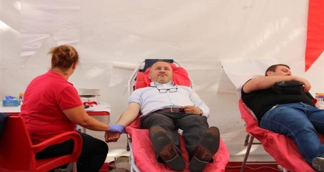 Kırklareli İl Müftülüğü personelinden kan bağışı kampanyasına destek