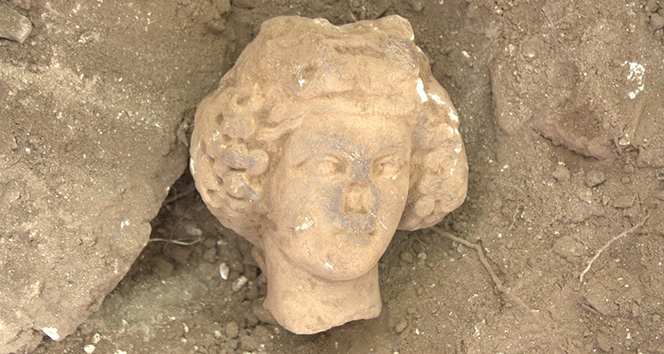 Antik kentte Dionysos&#039;un heykel başı bulundu