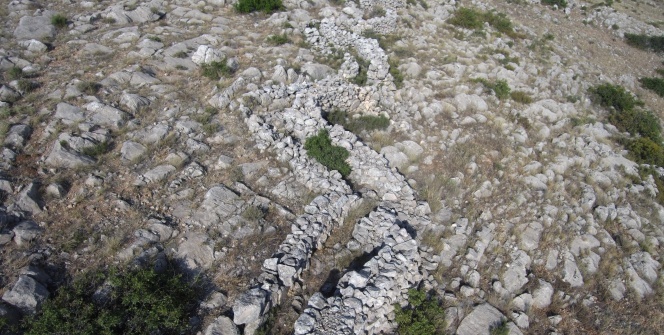 Türk tarihinin döndüğü mevzileri İHA görüntüledi