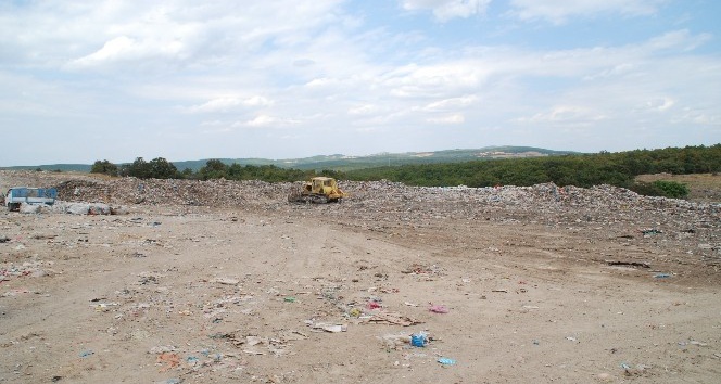 Saros’un göbeğine dökülen çöpler toplanıyor