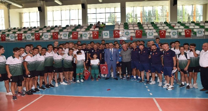 4 bin çocuk Manisa Büyükşehir’in yaz okulunda spor yaptı