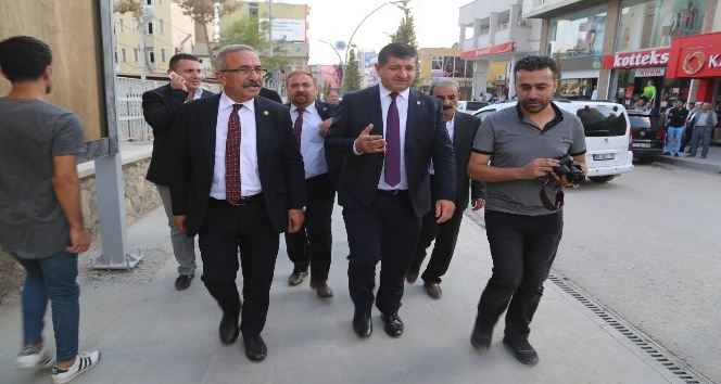 CHP milletvekili Cavit Arı ve  Baha Ünlü Silopi’de