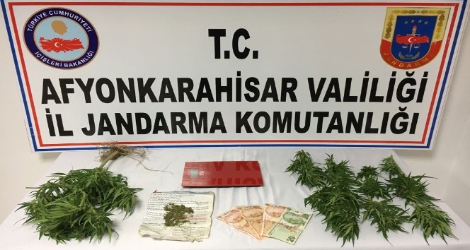 Afyonkarahisar’da uyuşturucu operasyonu; 2 gözaltı