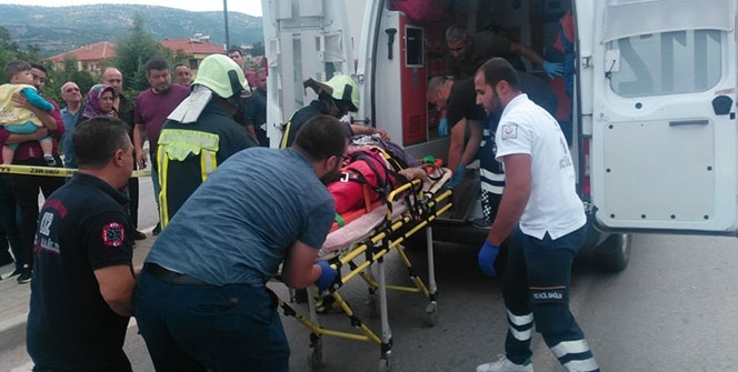 Ölüm dükkanın önünde otururken geldi