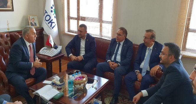 AK Parti Nevşehir heyeti TOKİ Başkanı Turan ile yatırımları değerlendirdi
