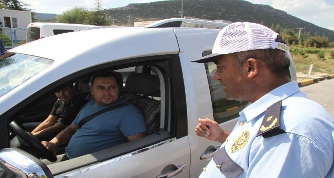 Emniyet kemeri takmayan 266 sürücüye 28 bin 620 lira ceza yazıldı
