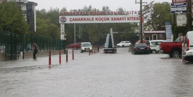 Çanakkale yağmur ve sele teslim!
