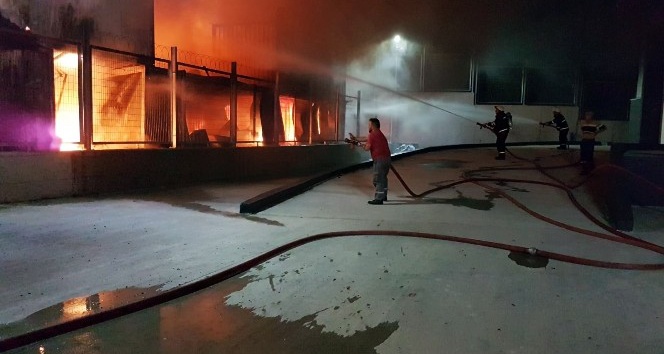 İşçilerin kaldığı konteynerde yangın çıktı