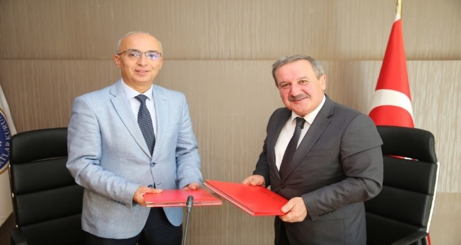 Türk Dil Kurumu ile Kredi ve Yurtlar Kurumu arasında iş birliği protokolü