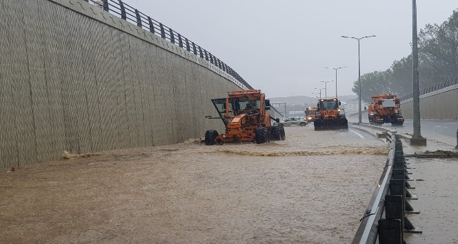 Kastamonu’da sağanak yağış ve dolu etkili oldu