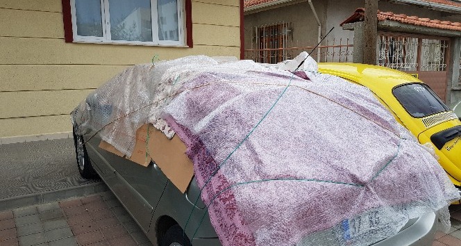 Tosya’da şiddetli dolu ve sağanak  yağış uyarısına karşı vatandaşlardan ilginç tedbir