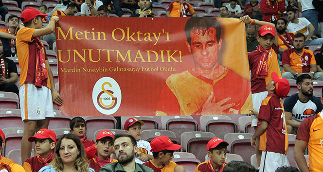 Türk Telekom Stadyumu’nda Metin Oktay anıldı