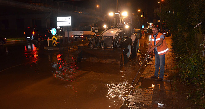 Trabzon’da sağanak yağış hava ulaşımı olumsuz etkiledi