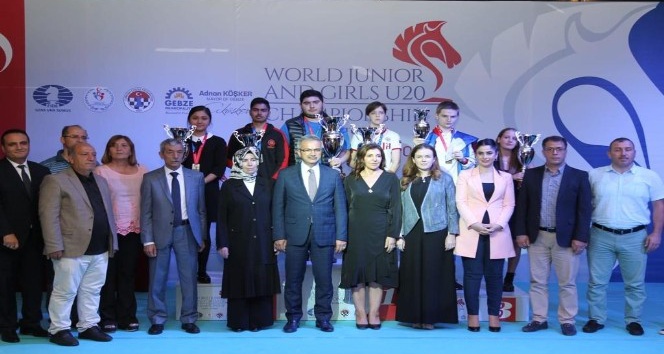Dünya Gençler ve Genç Kızlar Satranç Şampiyonası’nda ödüller sahiplerini buldu