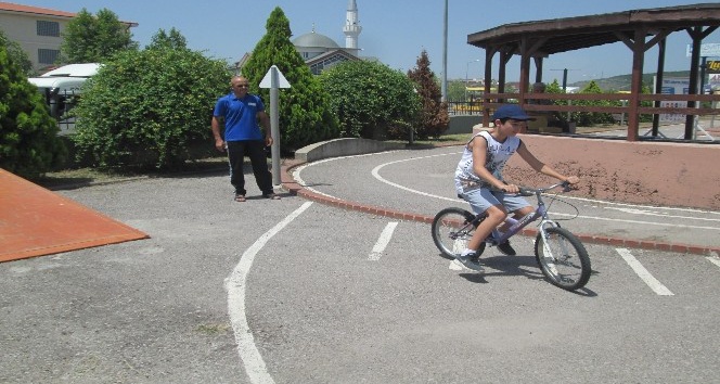 İzmit Belediyesi’nden 3 ayda bin çocuğa bisiklet eğitimi