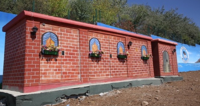 Şırnak’ta boyanan trafolar caddelere renk katıyor