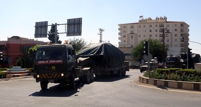 Kilis’ten İdlip sınırına askeri araç sevkıyatı