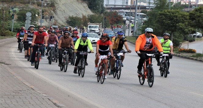 Karabük’te ‘Trafikte bizde varız’ temalı bisiklet turu
