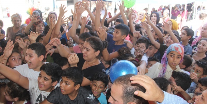 Okulların açılmasına bir gün kala izdiham yaşandı!