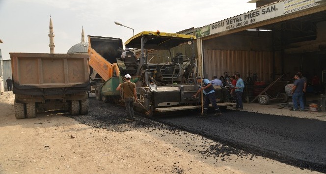 Diyarbakır Büyükşehir Belediyesi asfalt çalışmalarını sürdürüyor