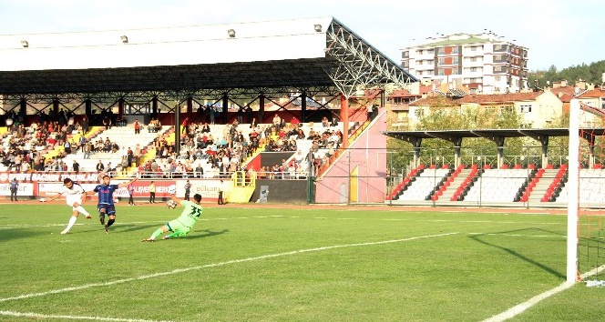 TFF 2. Lig: Kastamonuspor 1966: 3 - Ankara Demirspor: 1