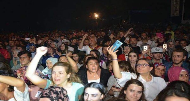 Kıraç hayranlarını coşturdu