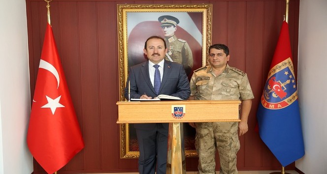 Vali Pehlivan, İl Jandarma Komutanı Jandarma Albay Bilgiç’i ziyaret etti