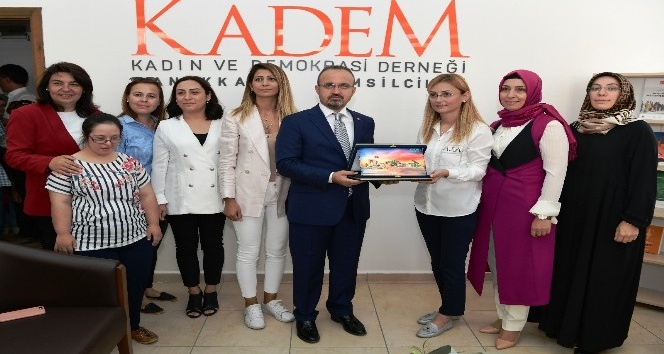 AK Parti’li Turan ve İskenderoğlu  KADEM’i ziyaret etti