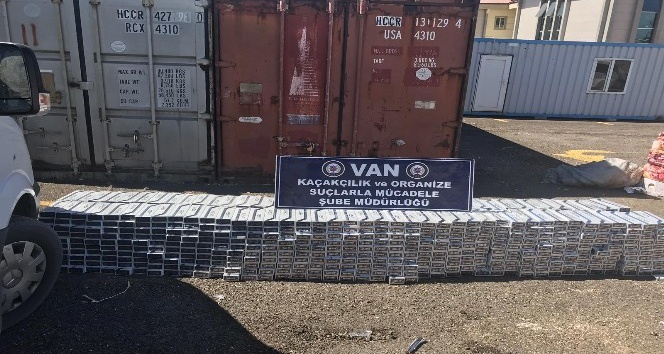 Van’da ev eşyalarının içerisinde 10 bin paket kaçak sigara ele geçirildi