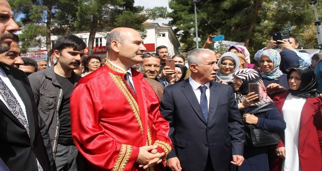 Bakan Soylu’ya cübbe giydirilerek kuşak bağlandı