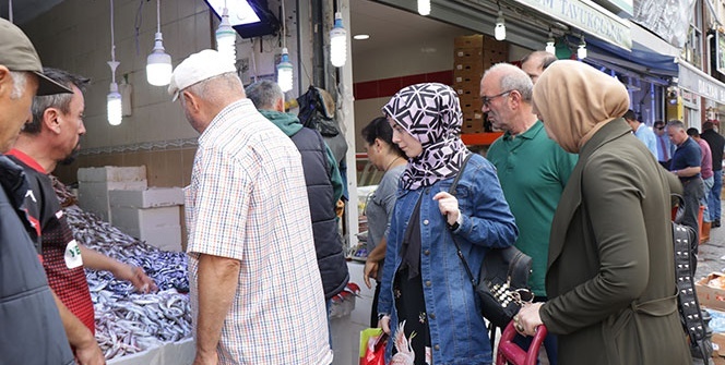 Karadeniz’de “palamut” ve “kalkan balığı” bereketi