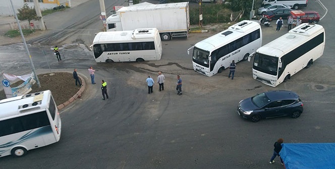 Bir anda tüm araçlar hareketsiz kaldı! Nedenini anlayan inanamadı