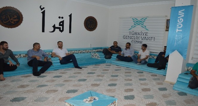Solmaz, TÜGVA’lı gençlerle buluştu