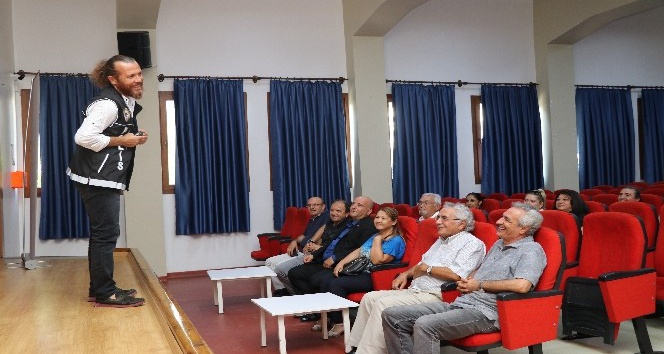 Toros Üniversitesi’nde ’Madde Kullanımı ile Mücadele’ konferansı