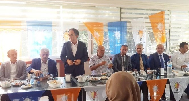Edremit AK Parti’den birlik ve beraberlik kahvaltısı