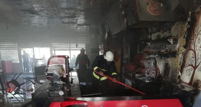 Erciş’te işyeri yangını maddi hasara neden oldu