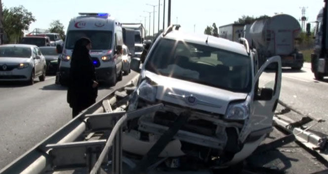 İstanbul’da TEM trafiğini kilitleyen kaza: 4 yaralı