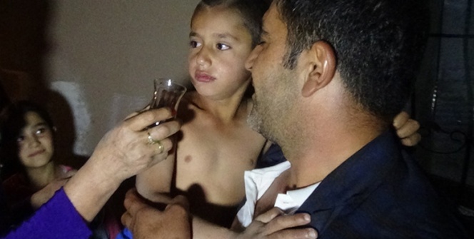 Kaybolan çocuk gözyaşları içindeki aileyi korkuttu