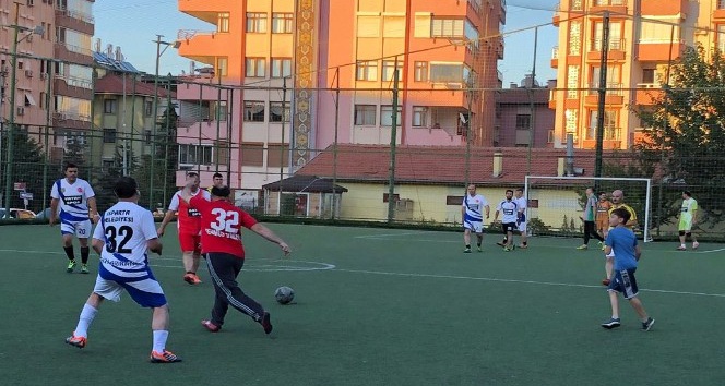 Isparta Valisi gazilerle futbol maçı yaptı