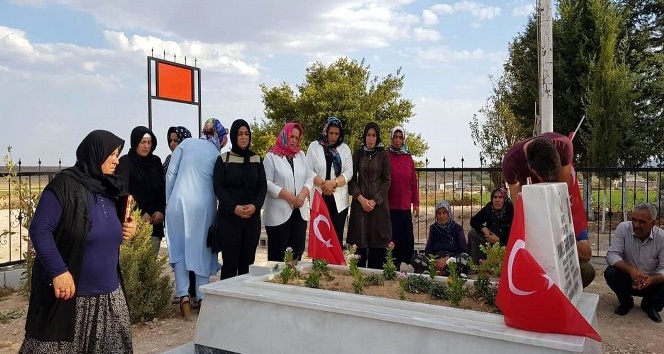 AK Partili kadınlar Afrin şehidinin ailesini ziyaret ettiler