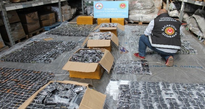 İstanbul’da kaçak 13 bin 300 adet cep telefonu ele geçirildi